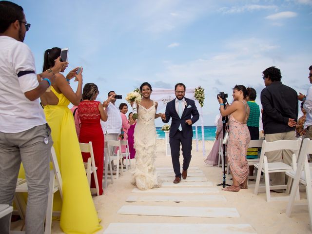 La boda de Arturo y Claudia en Cancún, Quintana Roo 90