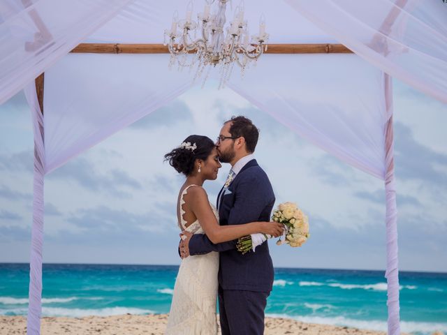 La boda de Arturo y Claudia en Cancún, Quintana Roo 97