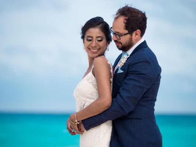 La boda de Arturo y Claudia en Cancún, Quintana Roo 107