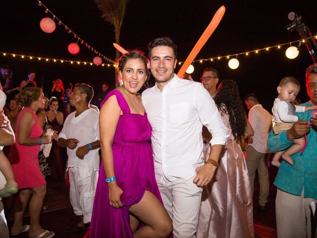 La boda de Arturo y Claudia en Cancún, Quintana Roo 131