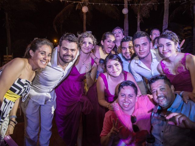 La boda de Arturo y Claudia en Cancún, Quintana Roo 132