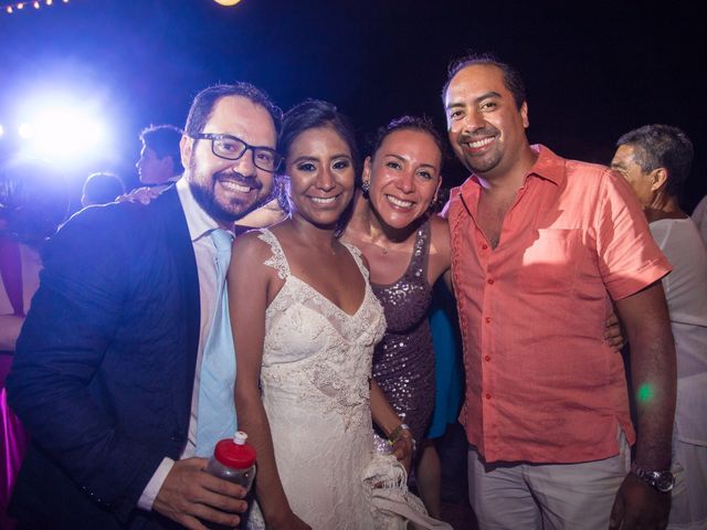 La boda de Arturo y Claudia en Cancún, Quintana Roo 135
