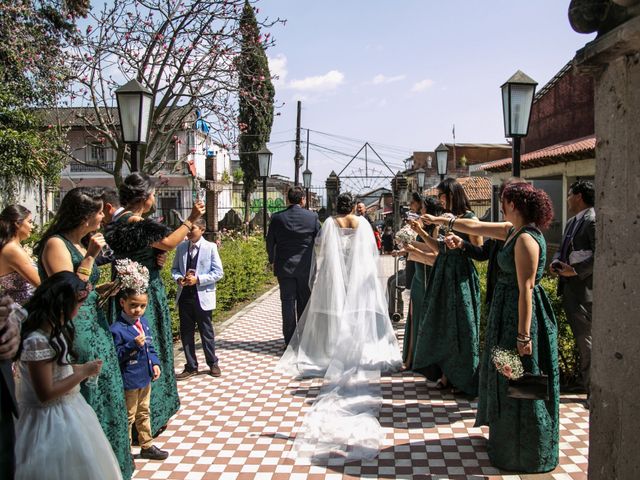 La boda de Gerardo y Itzia en Uruapan, Michoacán 51