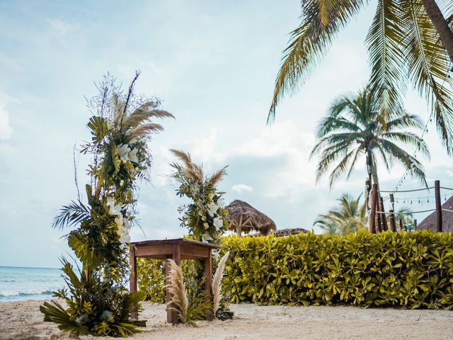 La boda de Fernando y Carmen en Playa del Carmen, Quintana Roo 31