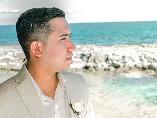 La boda de Carlos y Yeni en Cancún, Quintana Roo 22