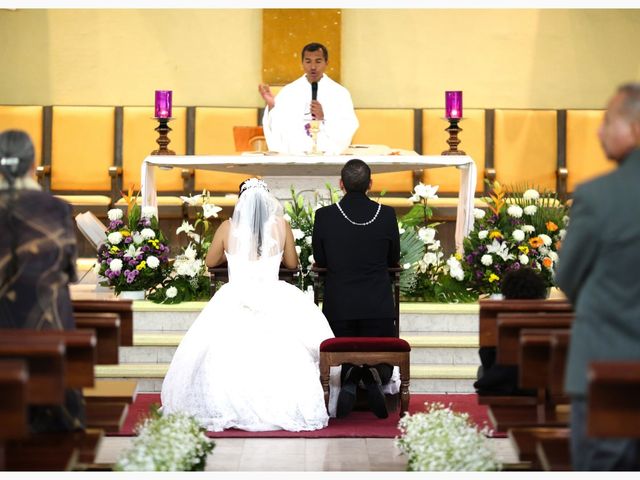 La boda de Carlos y Dulce en Colima, Colima 2