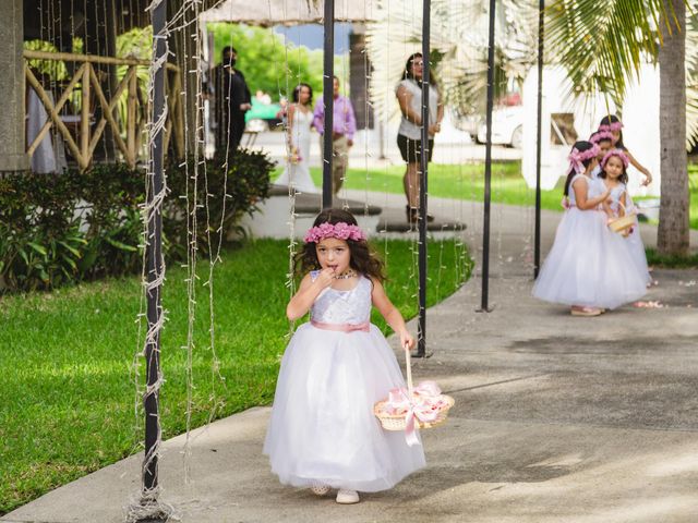 La boda de Michael y Carmen en Tapachula, Chiapas 28