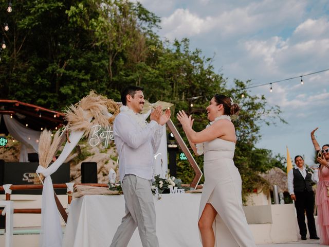 La boda de Erandi y Jorge en Huatulco, Oaxaca 83