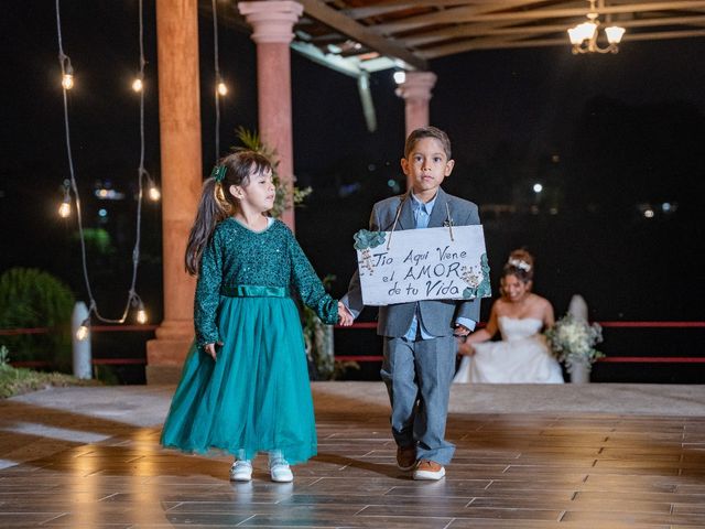 La boda de Juan Adrian y Lucero  en Xico, Veracruz 15