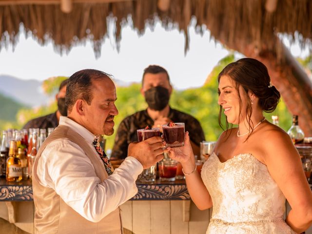 La boda de Fernando y Maria en Bahía de Banderas, Nayarit 92