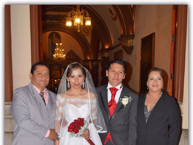 La boda de Julio  y Helena en Xalapa, Veracruz 32