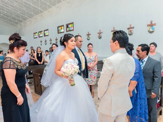 La boda de Alfredo y Alejandra en Temixco, Morelos 20