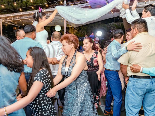 La boda de Alfredo y Alejandra en Temixco, Morelos 58