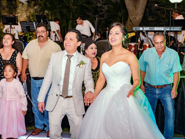 La boda de Alfredo y Alejandra en Temixco, Morelos 77