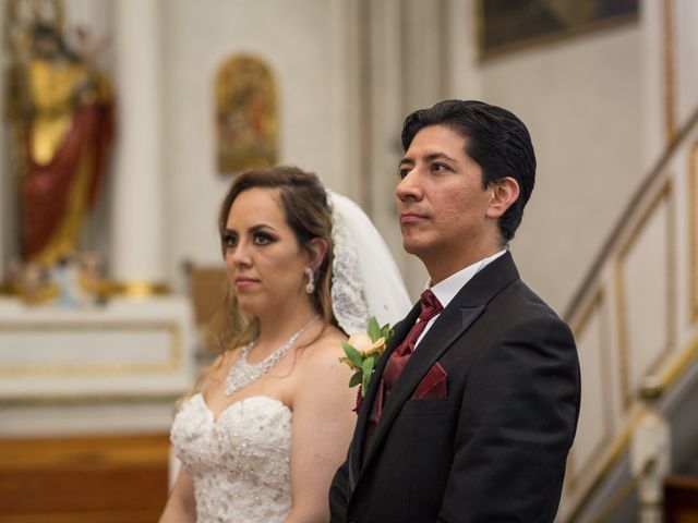 La boda de Hector y Veronica en Naucalpan, Estado México 5