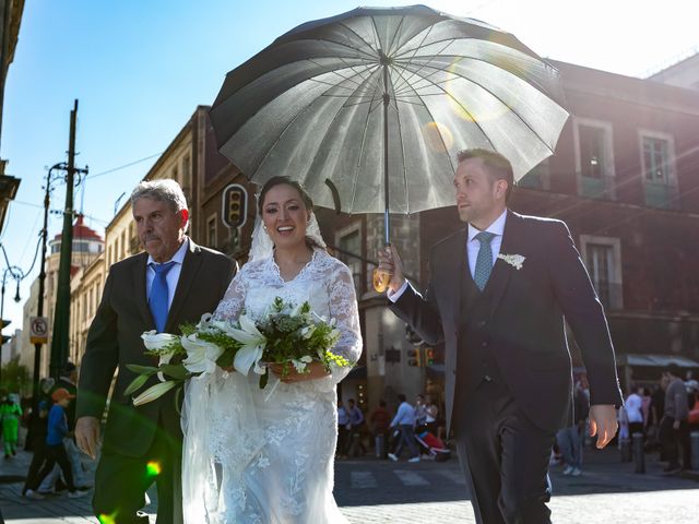 La boda de Marco y Marce en Cuauhtémoc, Ciudad de México 20