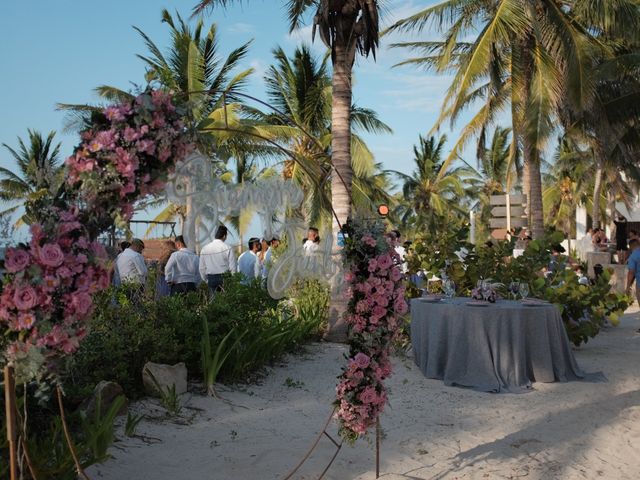 La boda de Daniel y Yuriria  en Telchac Puerto, Yucatán 5