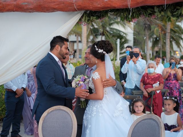 La boda de Daniel y Yuriria  en Telchac Puerto, Yucatán 18