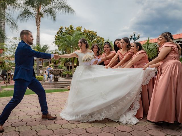 La boda de Cecilia y Víctor Alfonso en Zamora, Michoacán 10
