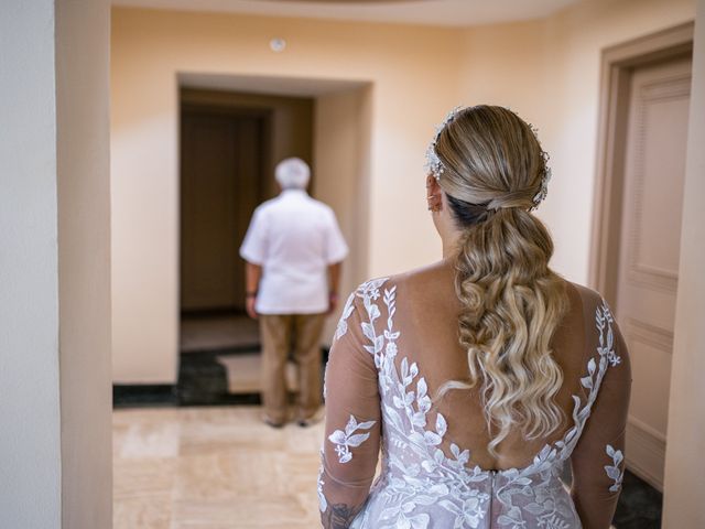 La boda de Edgar y Karla en Cancún, Quintana Roo 41