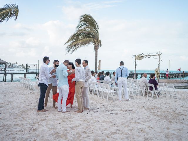 La boda de Edgar y Karla en Cancún, Quintana Roo 55