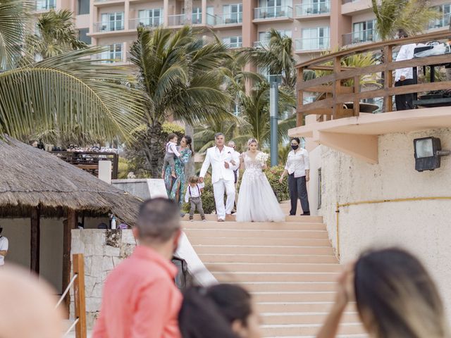 La boda de Edgar y Karla en Cancún, Quintana Roo 60