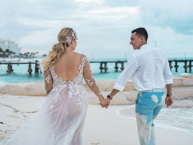 La boda de Edgar y Karla en Cancún, Quintana Roo 93