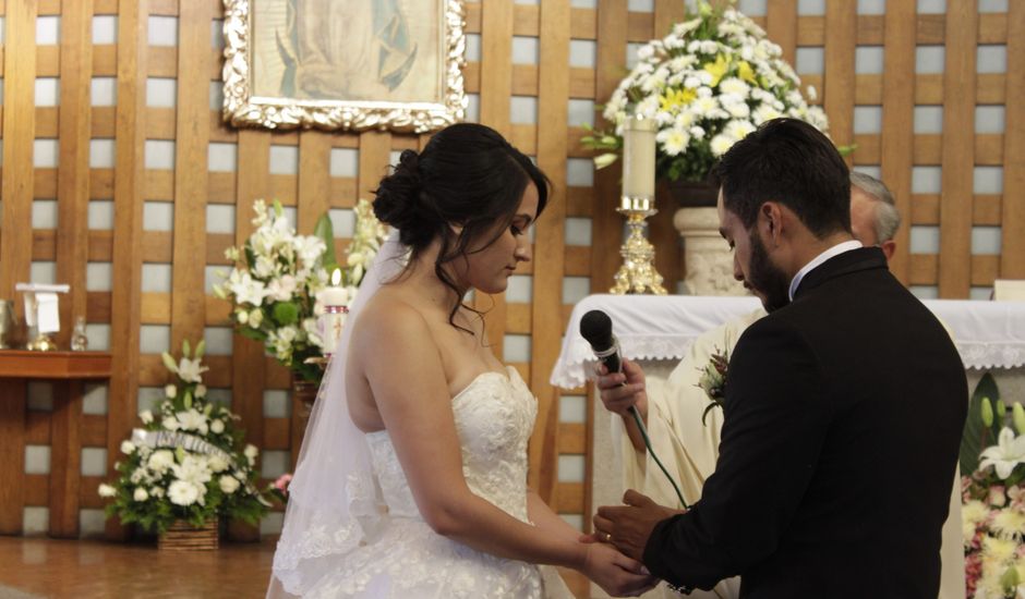 La boda de Juan Carlos y Fabiola en San Luis Potosí, San Luis Potosí