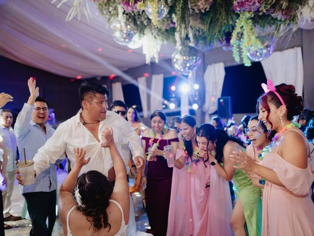 La boda de Roberto  y Ariana  en Xochitepec, Morelos 127