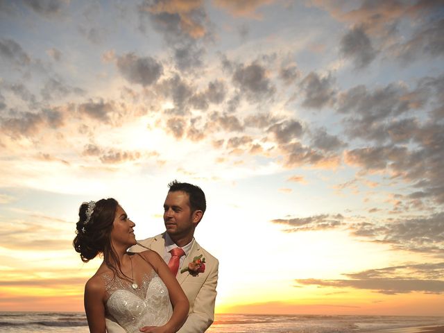 La boda de Juan y Leticia en Acapulco, Guerrero 23