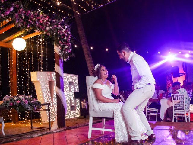 La boda de Misael y Concepción en Ixtapa Zihuatanejo, Guerrero 9