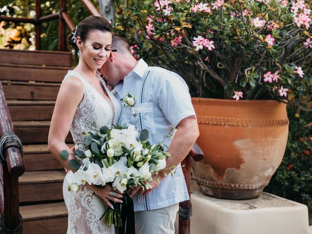 La boda de Robert y Elizabeth en Huatulco, Oaxaca 43