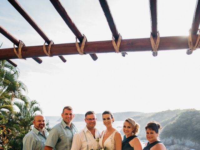 La boda de Robert y Elizabeth en Huatulco, Oaxaca 51