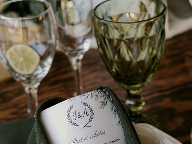 La boda de Andrés y Iztel en Tepotzotlán, Estado México 4