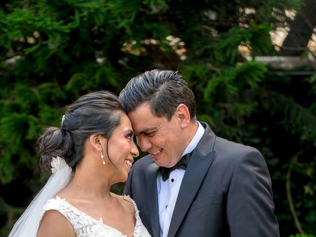 La boda de Javier y Adriana en Iztapalapa, Ciudad de México 10