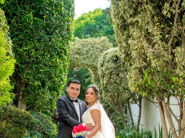 La boda de Javier y Adriana en Iztapalapa, Ciudad de México 13