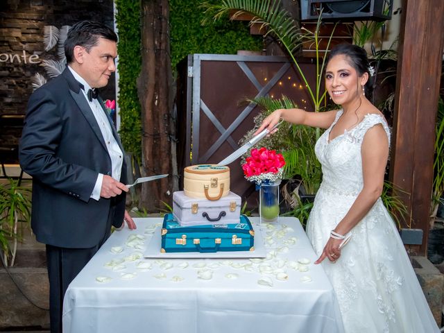 La boda de Javier y Adriana en Iztapalapa, Ciudad de México 32