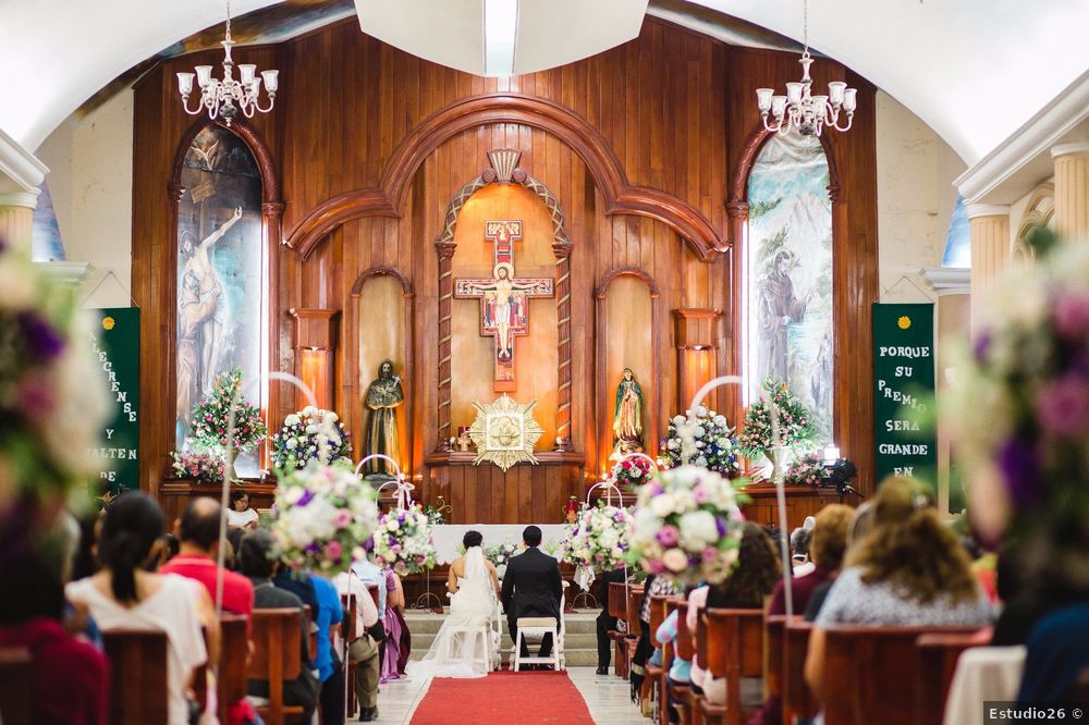 Decoración de la iglesia en morado 🌈 7