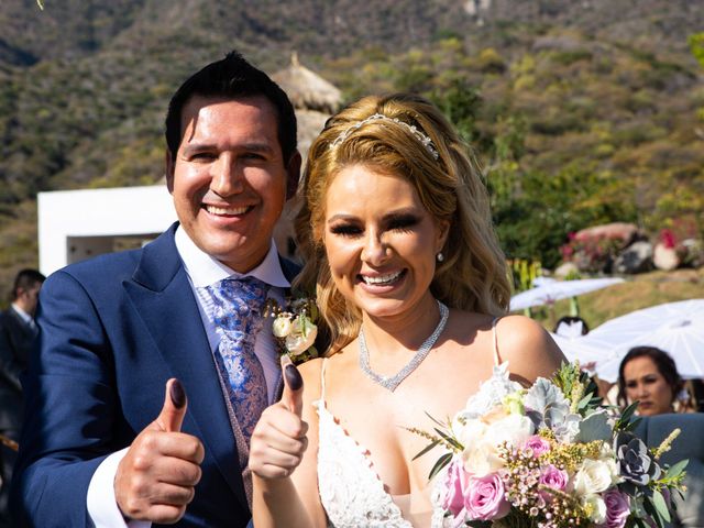 La boda de Antonio y Gabriela en Ajijic, Jalisco 33