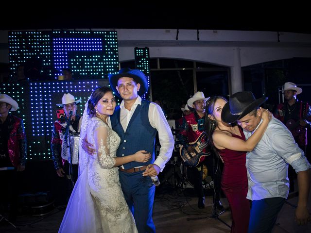 La boda de Gustavo y Adelina en Cunduacán, Tabasco 56