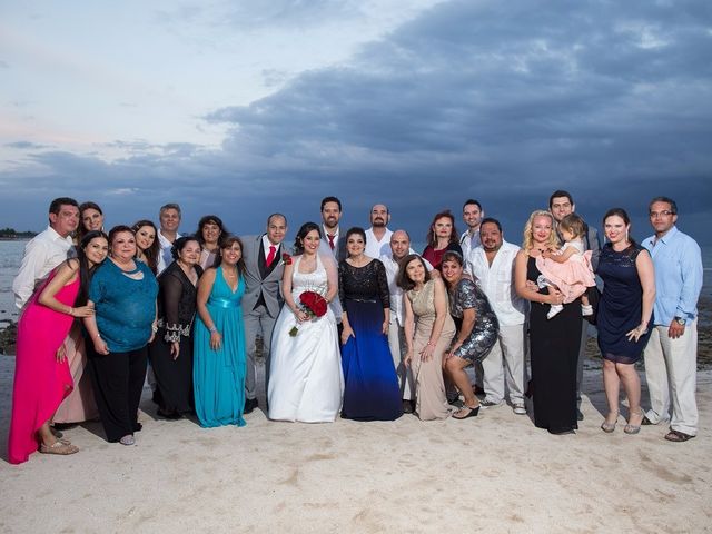 La boda de Tony y Nancy en Playa del Carmen, Quintana Roo 29