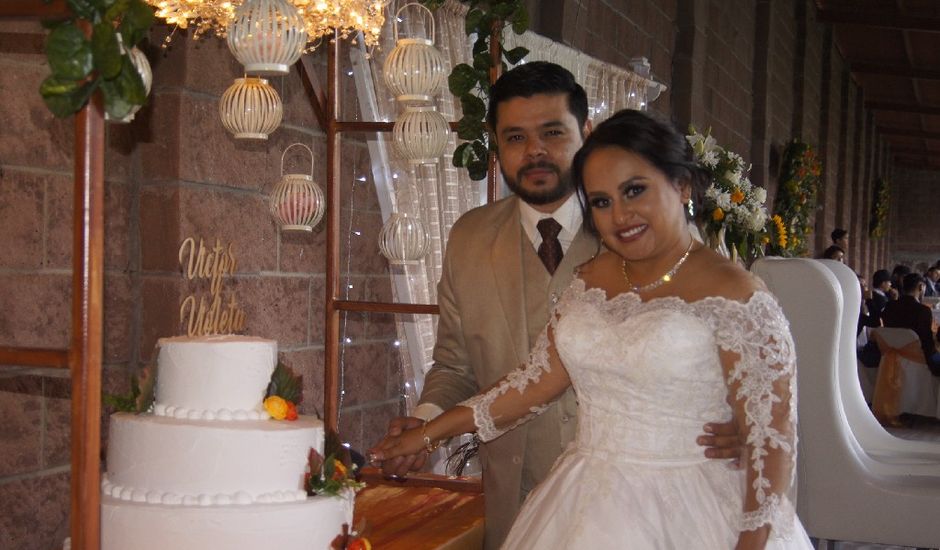 La boda de Víctor y Violeta en Huanímaro, Guanajuato