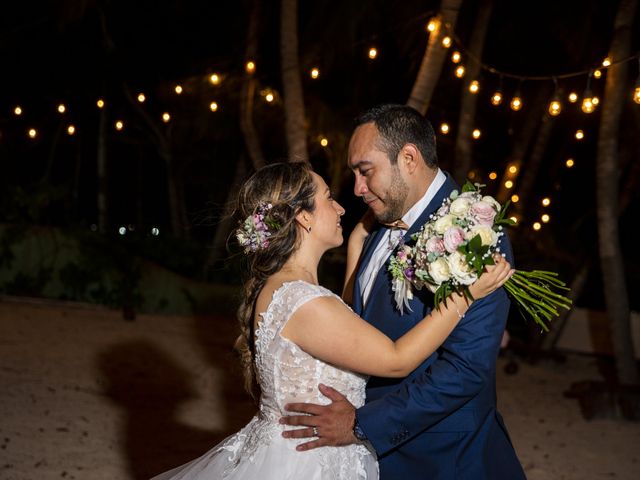 La boda de José y Monserrath  en Cancún, Quintana Roo 3