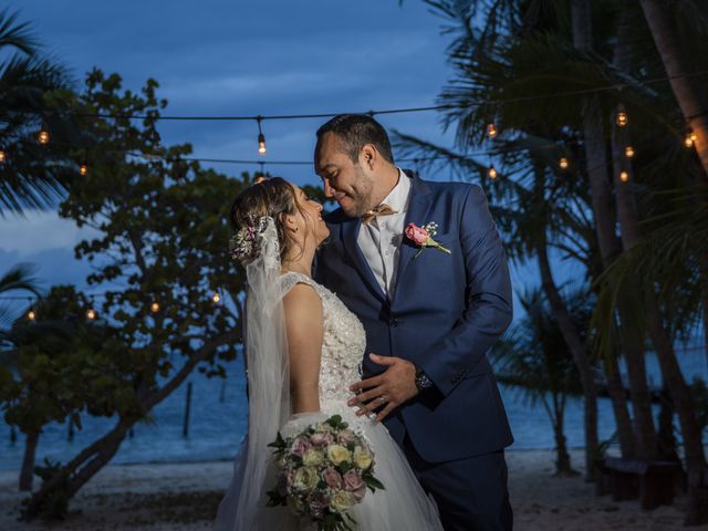 La boda de José y Monserrath  en Cancún, Quintana Roo 7