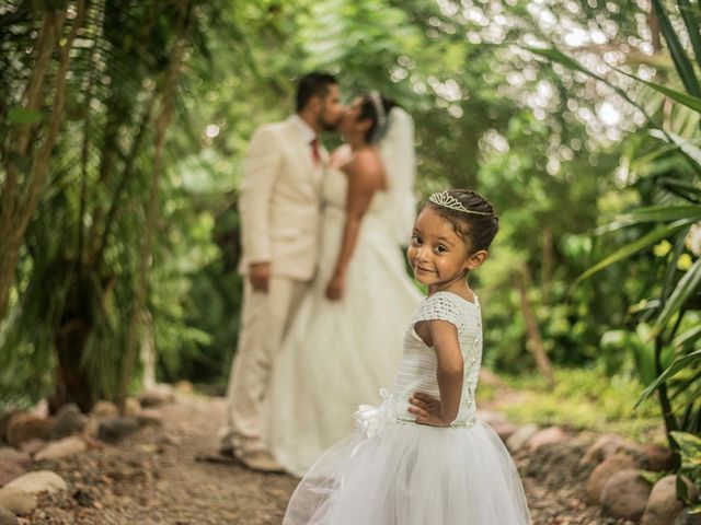 La boda de Salvador y Itzel en Bahía de Banderas, Nayarit 7