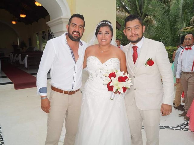 La boda de Salvador y Itzel en Bahía de Banderas, Nayarit 36