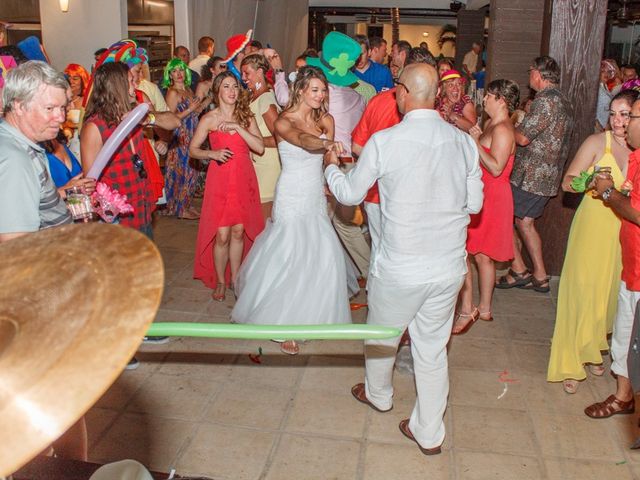 La boda de Gibrán y Holly en Bahía de Banderas, Nayarit 43