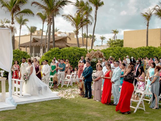 La boda de Fernando y Paola en Acapulco, Guerrero 24