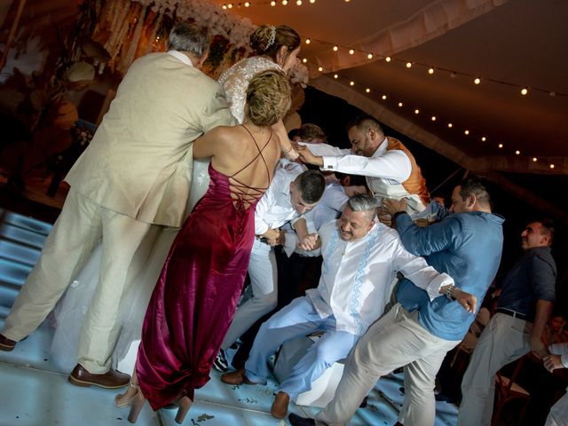 La boda de Fernando y Paola en Acapulco, Guerrero 63