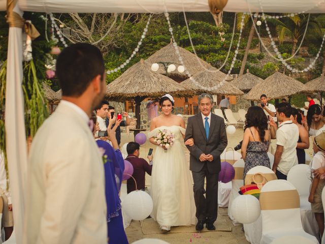 La boda de Cristy y Pablo en Ixtapa Zihuatanejo, Guerrero 12